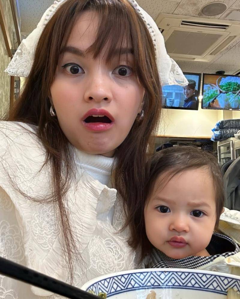 Instagram.com/sabrinaanggraini